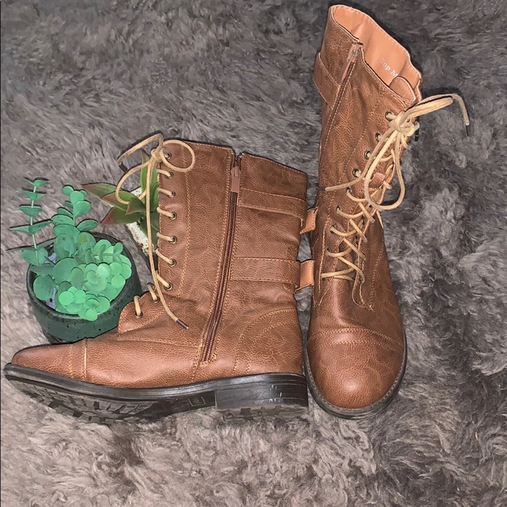 Combat boots
